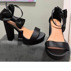 New Torrid 7WW Black Satin Tapered 4" Platform Heels w/Ankle Bow Strap Party